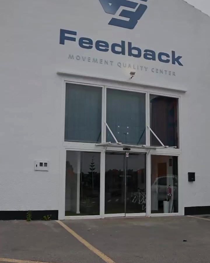 Fachada de Feedback Center en Soto de la Marina